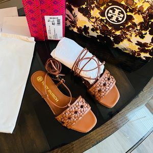 Tory burch BASKET-WEAVE ESPADRILLE Size 5.5